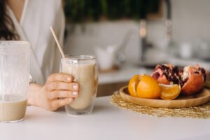 Szybko, zdrowo, bez kompromisów: koktajl zamiast posiłku w Twojej diecie 2 Szybko zdrowo bez kompromisow koktajl zamiast posilku w Twojej diecie